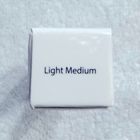 V KOSMETIK EYESHADOW PRIMER LIGHT MEDIUM 6ml BRAND NEW/SEALED - Picture 4 of 4